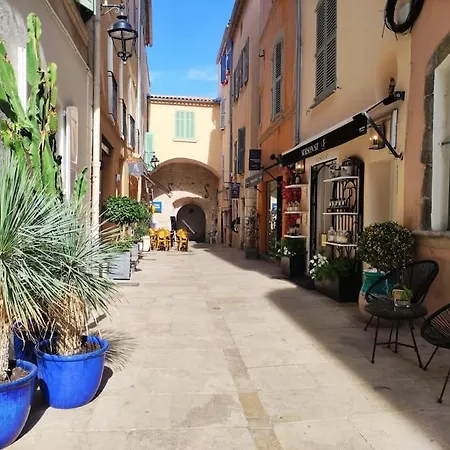 Superbe Central, Climatise, Parking *